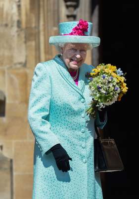 Елизавета II отметила день рождения в эффектном наряде. Фото