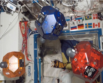 МКС могут заселить маленькими роботами-сферами