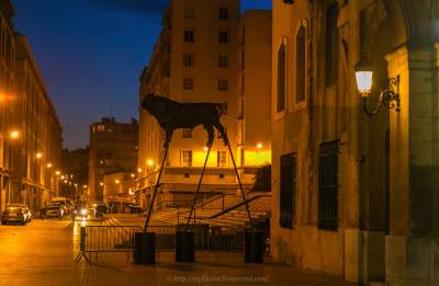 Виртуальная прогулка по вечернему Марселю. Фото