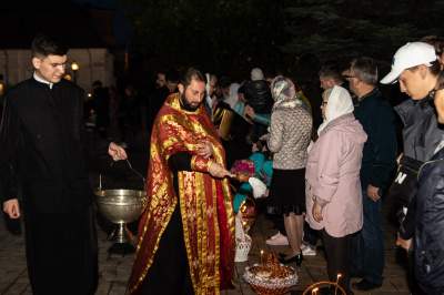 Как прошла пасхальная служба в Свято-Михайловском Златоверхом монастыре. Фото