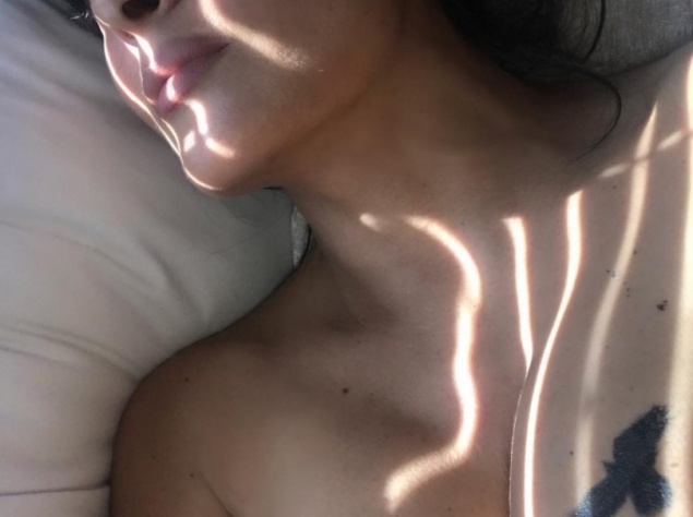 Сальма Хайек показала татуировку на груди