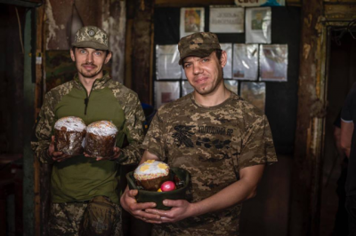 В Сети показали, как бойцы праздновали Пасху на Донбассе. Фото