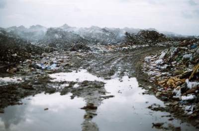 Так выглядит самый загрязненный мальдивский остров. Фото