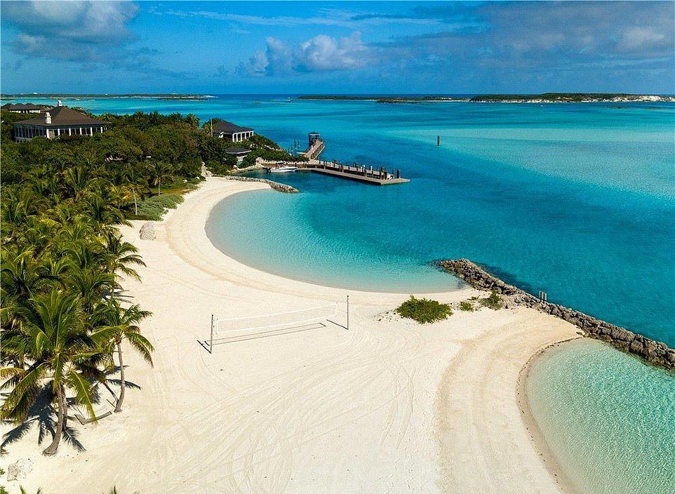В Карибском бассейне продаётся шикарный остров и вилла
