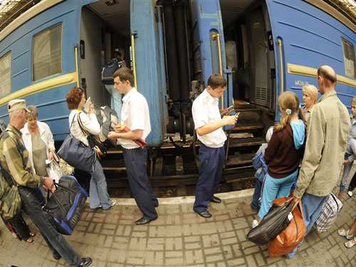 Укрзализныця вводит новый график и сокращает курсирование поездов