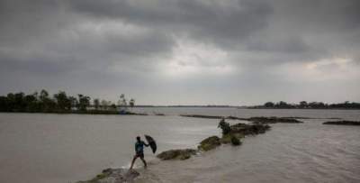На Бангладеш обрушился мощный циклон: последствия стихии. Фото