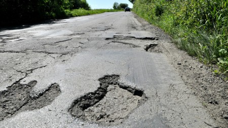 В ГАИ насчитали 5 тыс. дорог, требующих срочного ремонта 