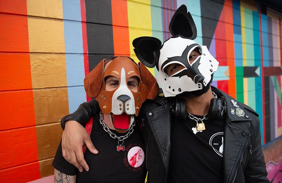 Субкультура Pup play в Сан-Франциско, участники которой ведут себя как собаки