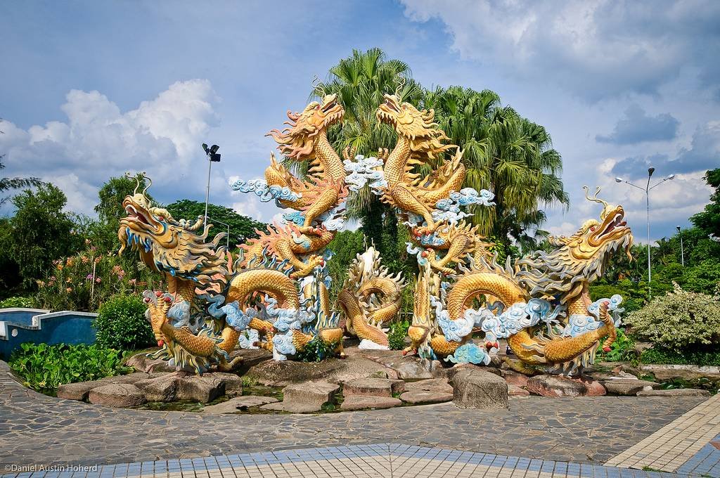 Самые необычные скульптуры драконов со всего мира. ФОТО