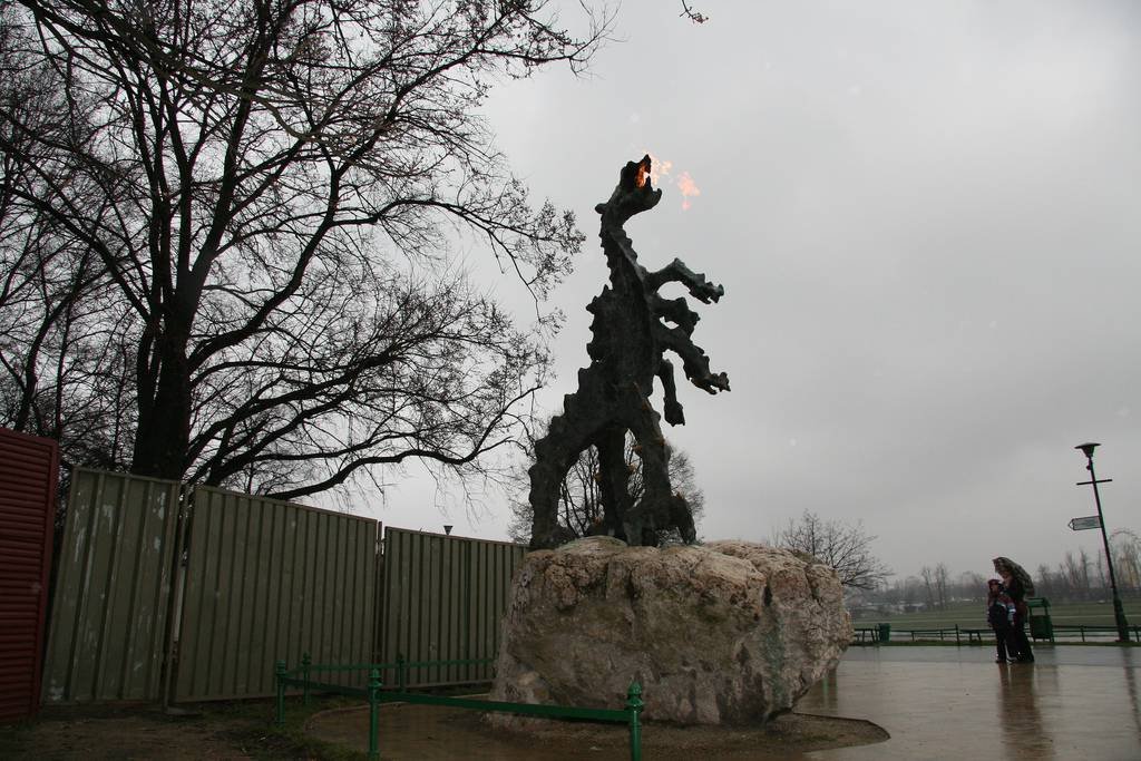 Самые необычные скульптуры драконов со всего мира. ФОТО