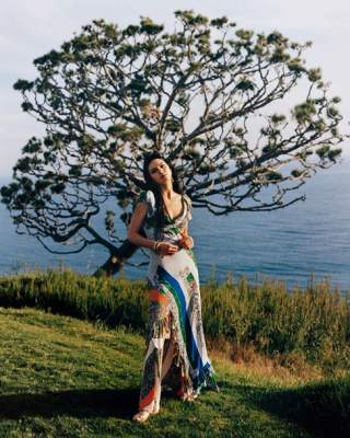 Кендалл Дженнер в ярких нарядах позировала для Vogue