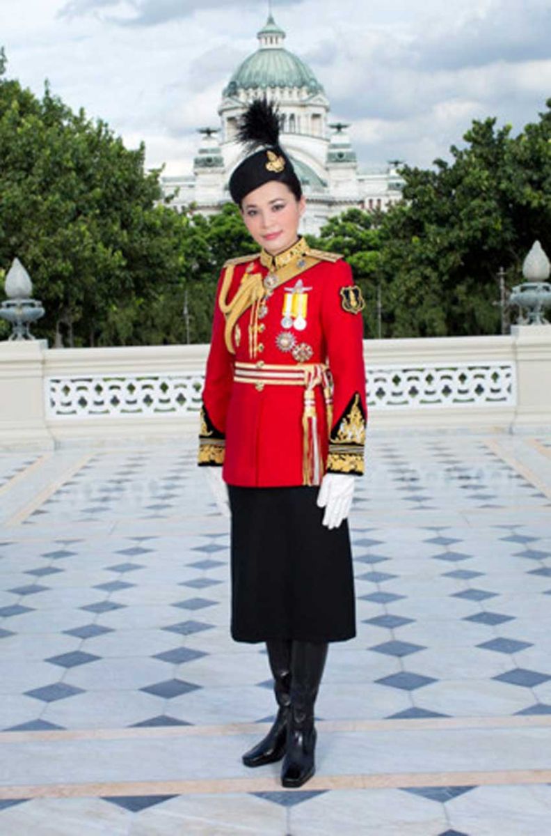 Опубликованы первые официальные снимки королевы Таиланда . ФОТО
