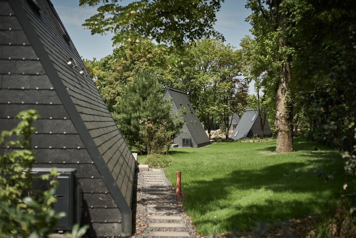 Милые треугольные домики на озере Балатон в Венгрии (Фото)
