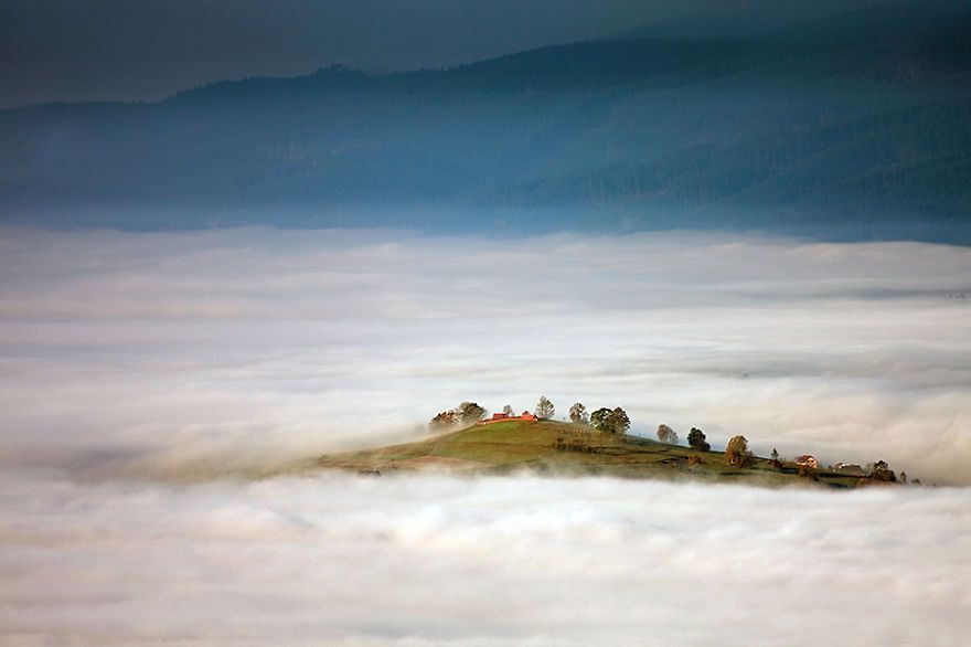 Загадочные туманные пейзажи в объективах фотографа. Фото