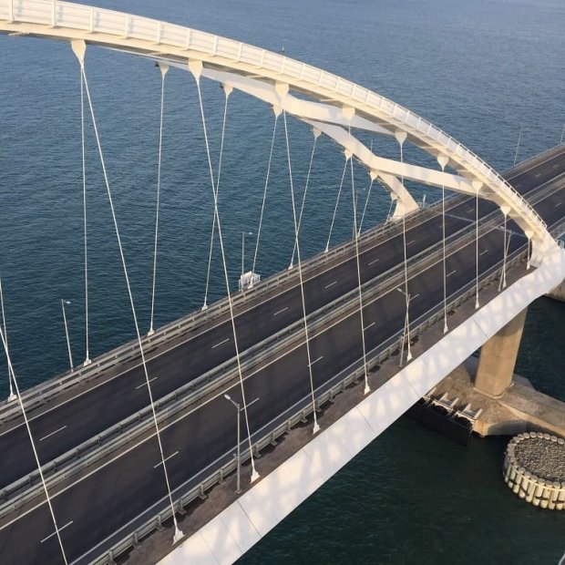 В Сети подняли на смех новые снимки Крымского моста. ФОТО
