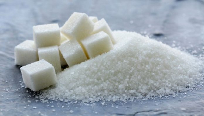 Врачи сообщили, сколько сахара можно есть в день
