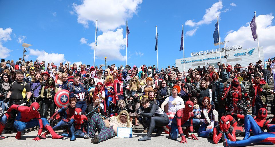 Тысячи косплееров собрались на Comic Con в Лондоне
