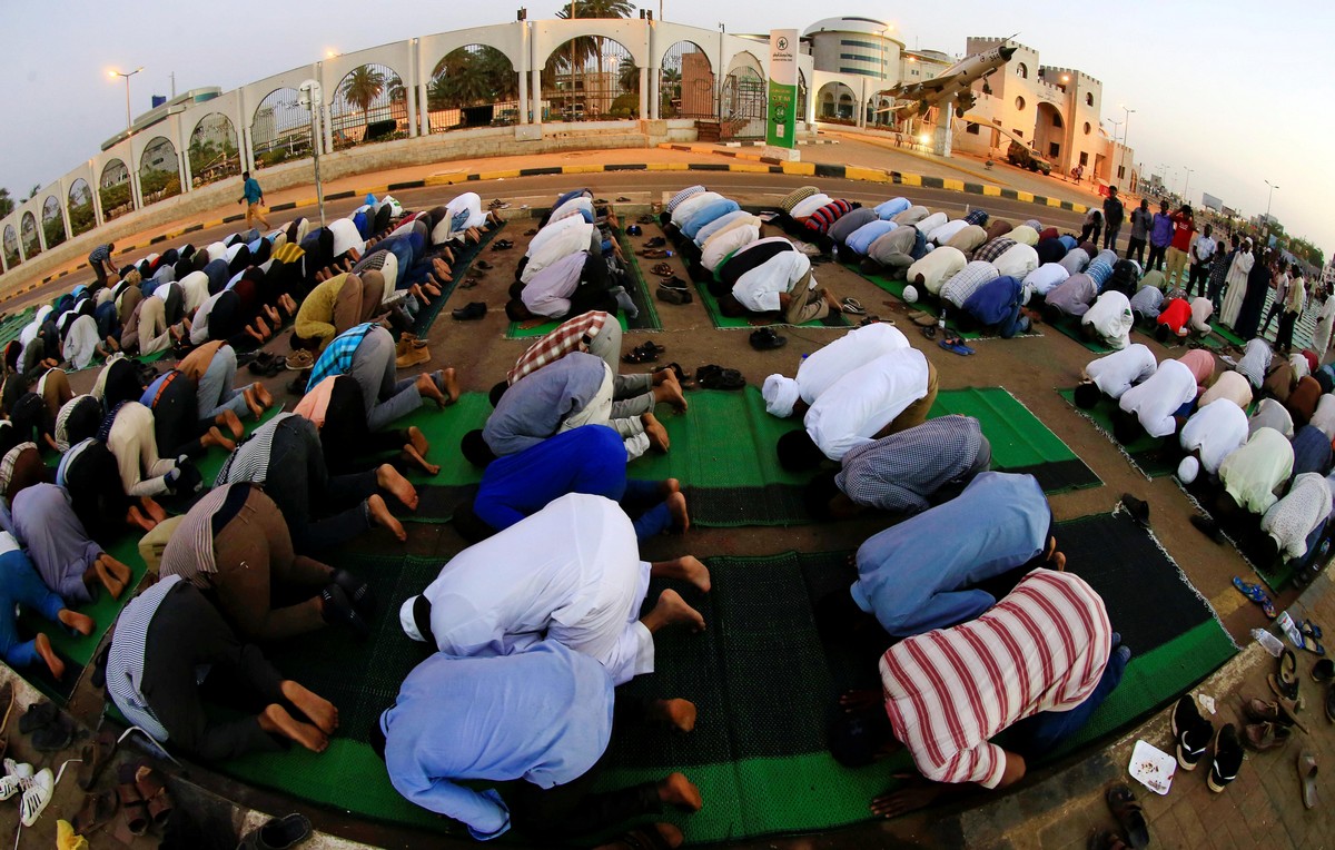 Рамадан - месяц поста у мусульман