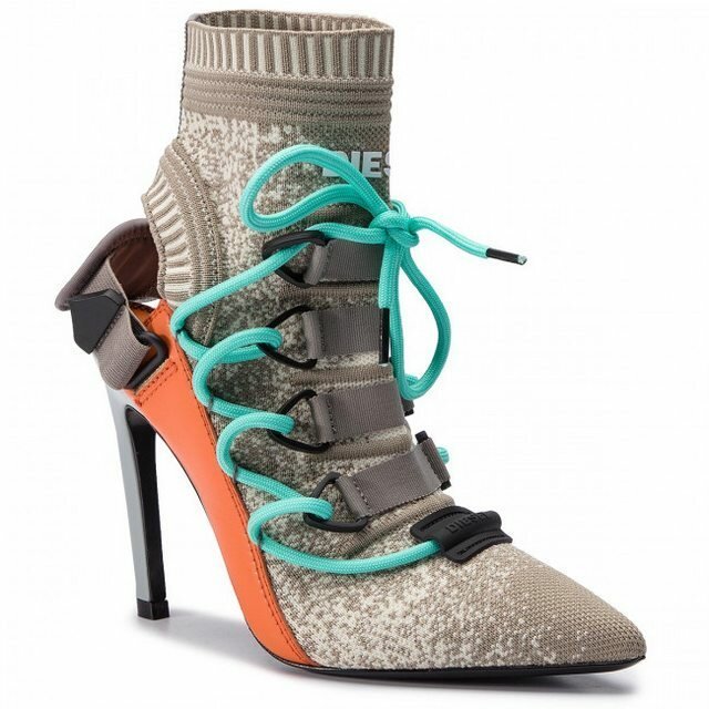 «Страшно» модная обувь от дизайнеров с «бурной» фантазией. ФОТО