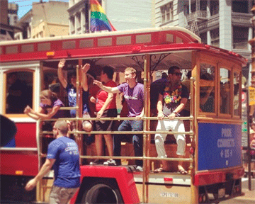 Цукерберг вывел команду Facebook на гей-парад