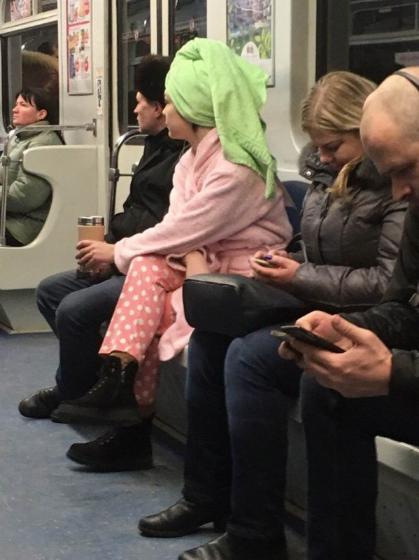 Стильно, модно, молодежно: прикольные пассажиры метро. ФОТО