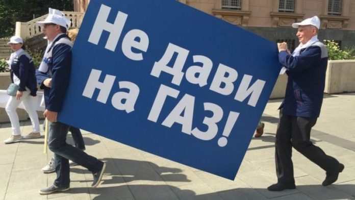 Соцсети высмеяли пикет в России против санкций. ФОТО