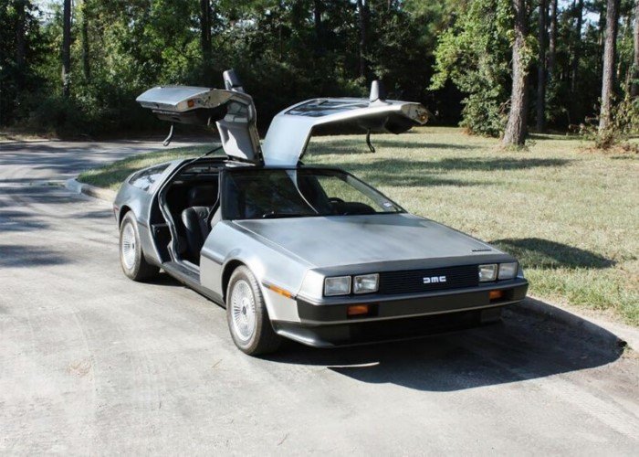 Легендарные и нестареющие автомобили DeLorean DMC-12