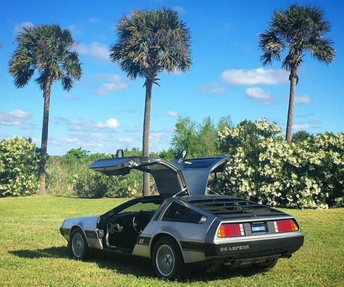 Легендарные и нестареющие автомобили DeLorean DMC-12