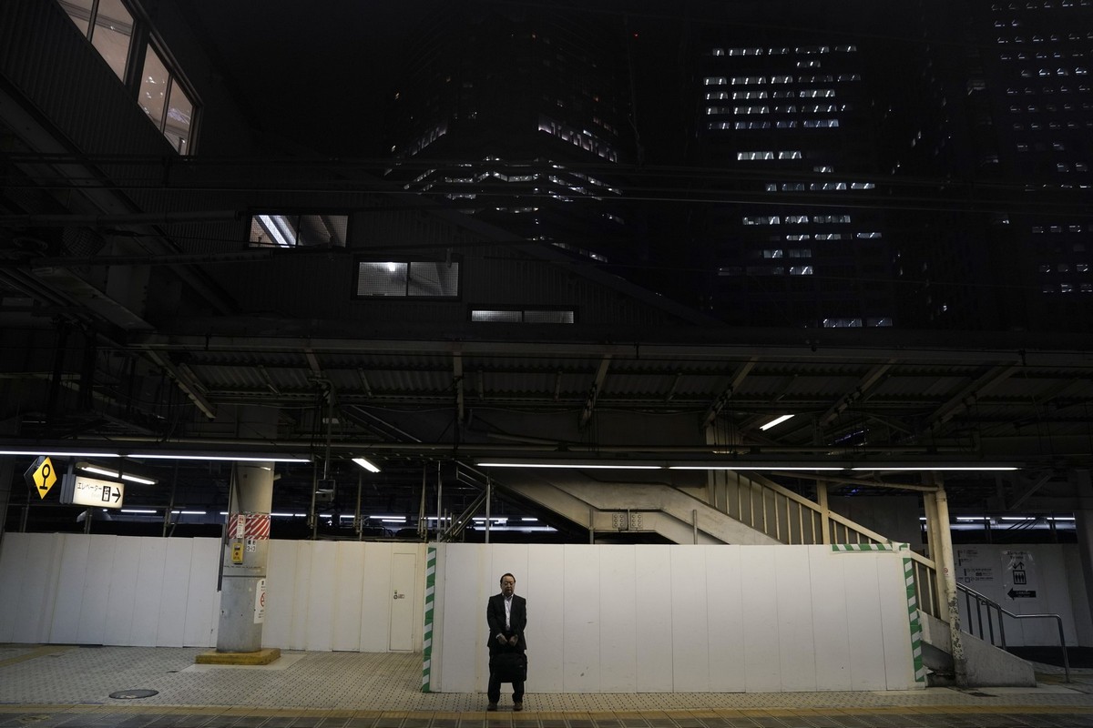 Взгляд на повседневную жизнь Токио с кольцевой линии Яманотэ