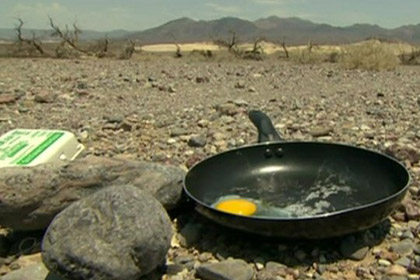 Туристов попросили воздержаться от жарки яиц в Долине смерти 