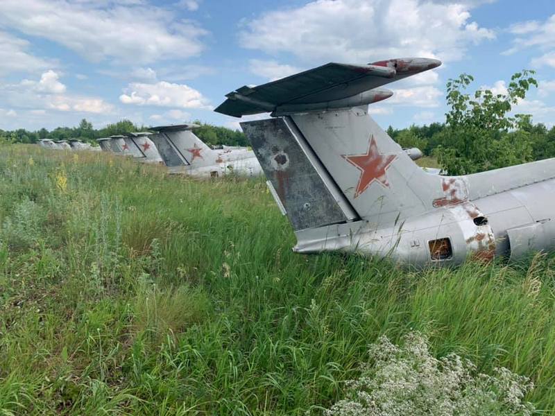 Масштаб разрухи впечатляет: в сеть попали фото заброшенной авиабазы под Харьковом. ФОТО