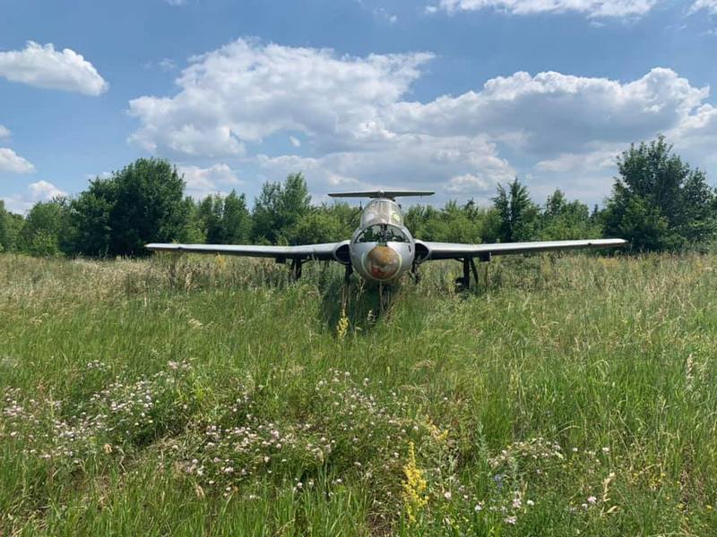 Масштаб разрухи впечатляет: в сеть попали фото заброшенной авиабазы под Харьковом. ФОТО