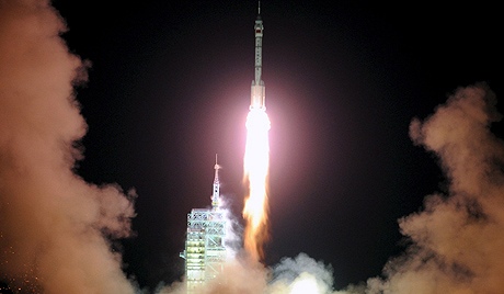 Китай вывел на орбиту три экспериментальных спутника