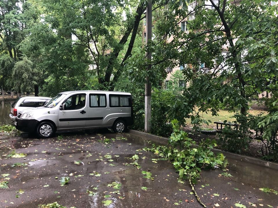 Срывал крыши с домов: фото страшных последствий урагана под Одессой. ФОТО