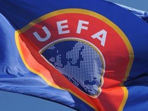 Украина опустилась на две строчки в рейтинге УЕФА