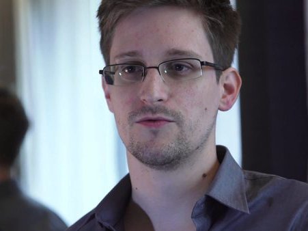 Россия рассказала, почему не может выдать Сноудена США