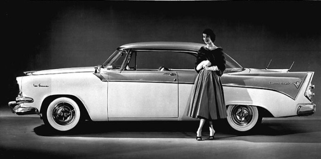 Стильный Dodge 50-х годов специально для женщин