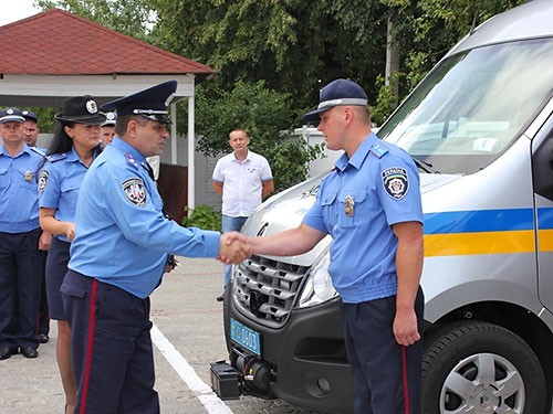 Евросоюз подарил украинским гаишникам "навороченные" авто