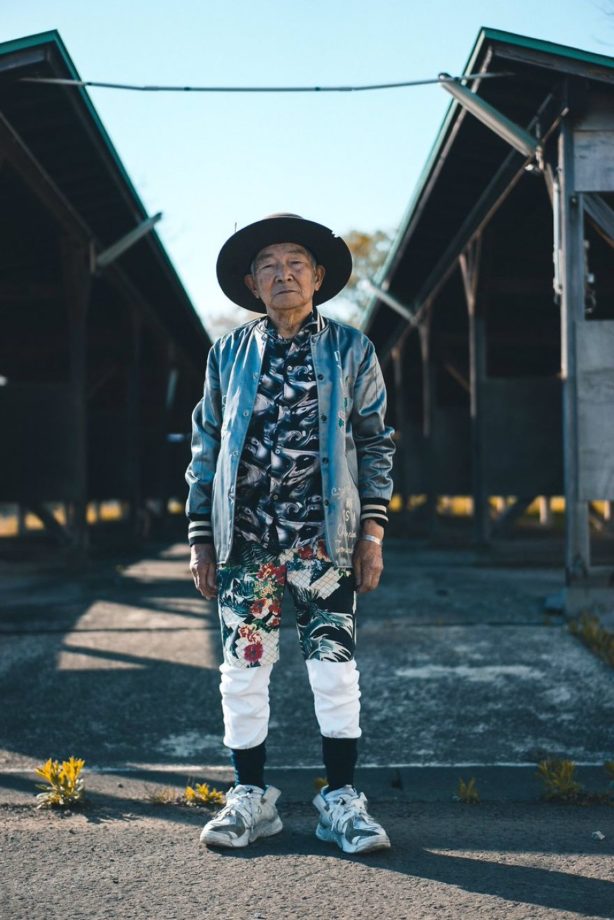 84-летний японский пенсионер покорил Сеть своими нарядами и стал самым модным дедушкой в мире. ФОТО