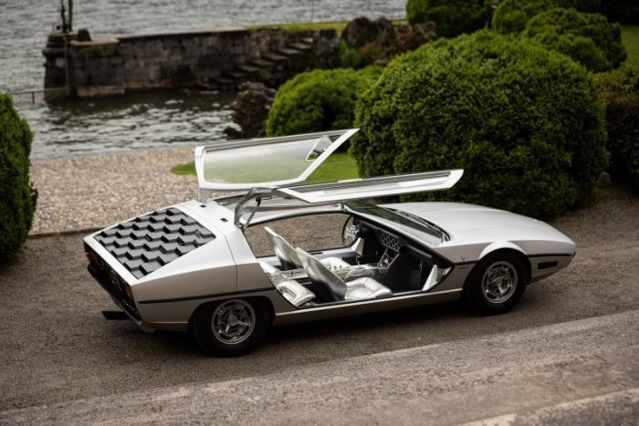 Необычный концепт-кар Lamborghini Marzal с футуристичным дизайном 1967 года. ФОТО