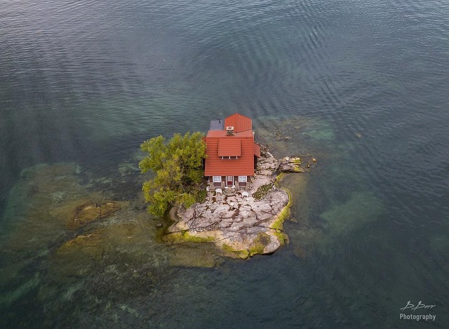 Маленький островок, где можно отдохнуть от забот и городской суеты. ФОТО