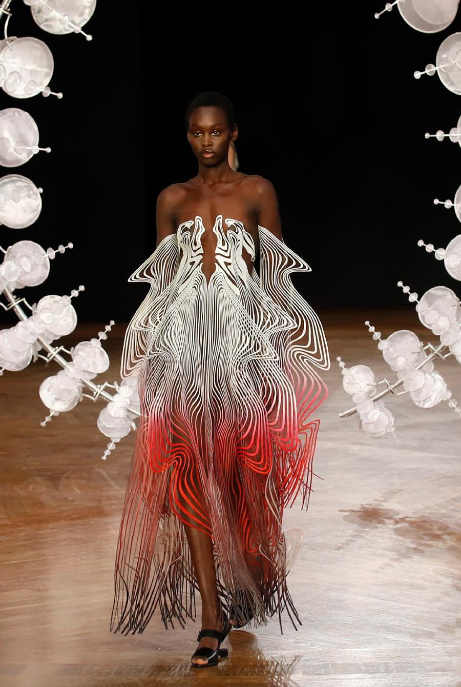 iris-van-herpen-alta-costura-paris-2020