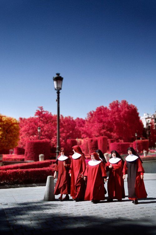 Красочные снимки Мадрида, сделанные через необычный фильтр. Фото