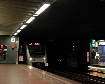 Бомж развел костер посреди станции метро Брюсселя