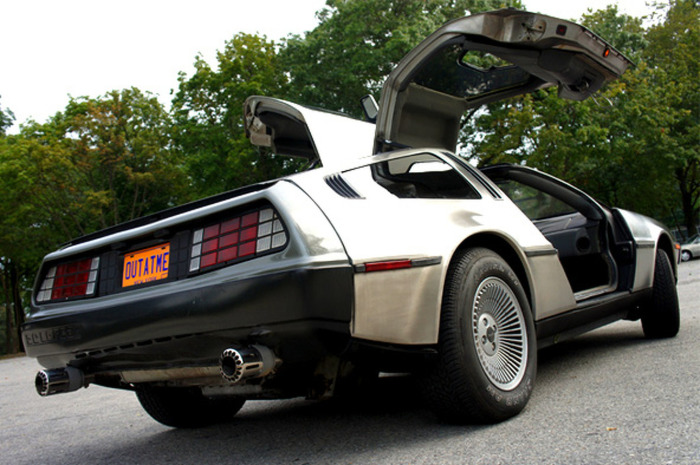 Интересные подробности об автомобиле DeLorean из фильма Назад в будущее