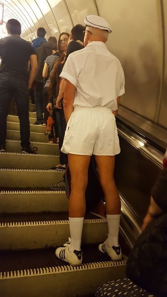 Потешные снимки «модников» из метро. ФОТО