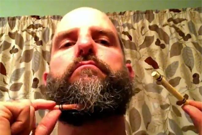 Американец с "волшебной бородой" взорвал Интернет