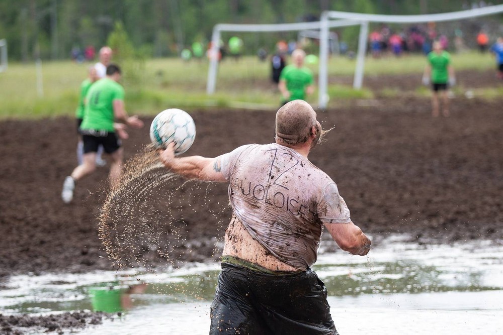 Чемпионат Мира по футболу на болоте в Финляндии