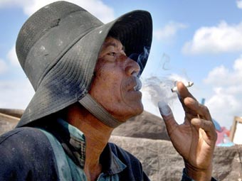 Индонезиец получит компенсацию за взорвавшуюся во рту сигарету