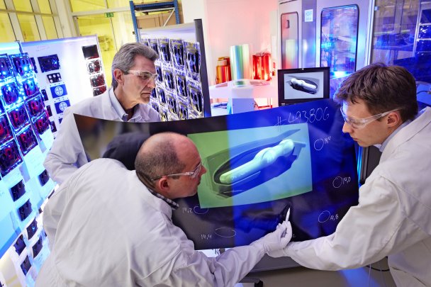 Bayer представит интерактивную 3D панель приборов для автомобилей